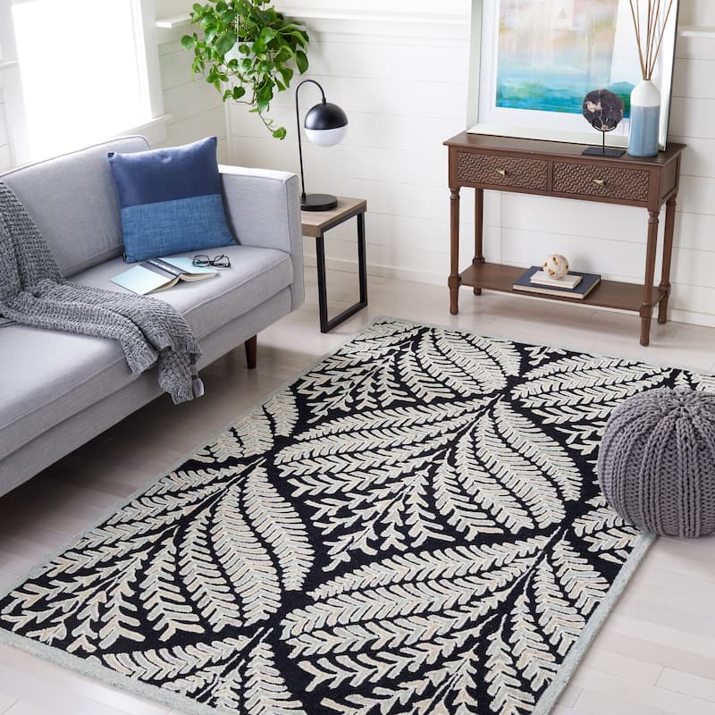 SAFAVIEH Handmade Capri Ilianka Wool Rug - 5' x 8' - Black/Ivory - Rectangle