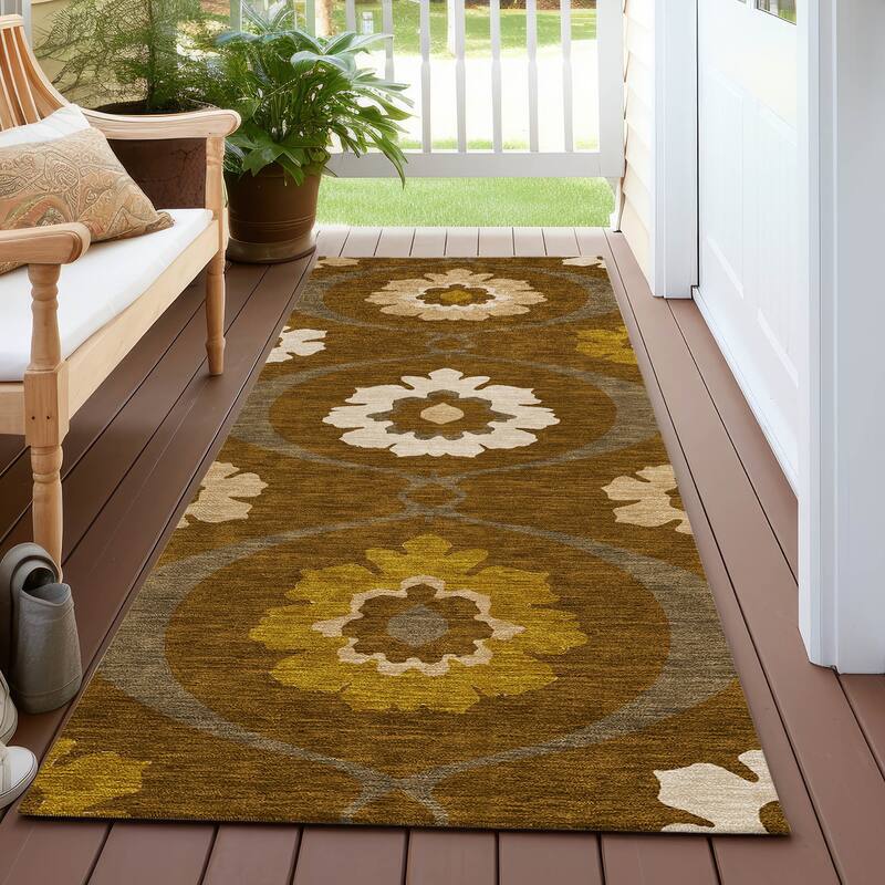 Machine Washable Indoor/ Outdoor Chantille Floral Geo Rug - Mocha - 2'3" x 7'6"