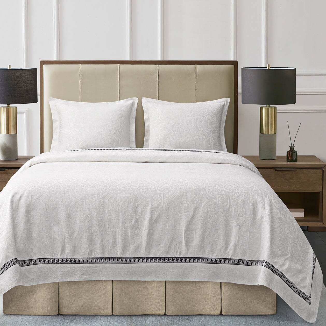 HiEnd Accents Liza Matelassé Coverlet - Thumbnail 4