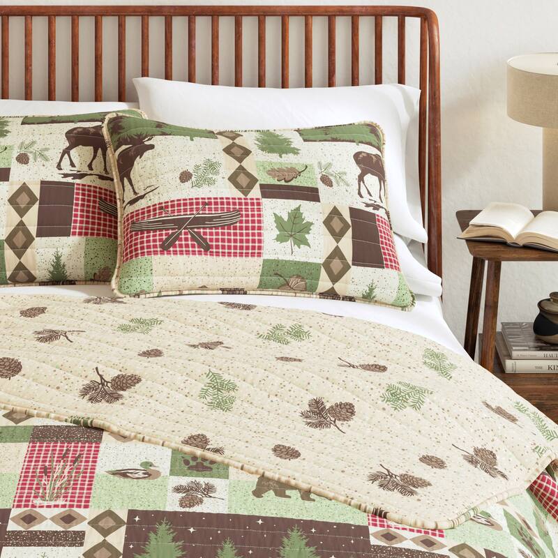 Premium Wildlife Patchwork Microfiber Quilt Set With Shams