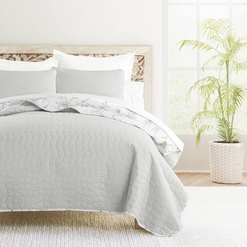 Becky Cameron All Season 3 Piece Floral Reversible Quilt Set