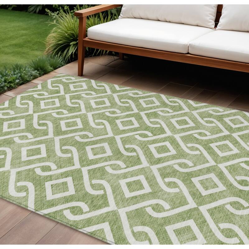 HomeRoots Geometric Transitional Rectangle Outdoor Rug - 9' X 12'