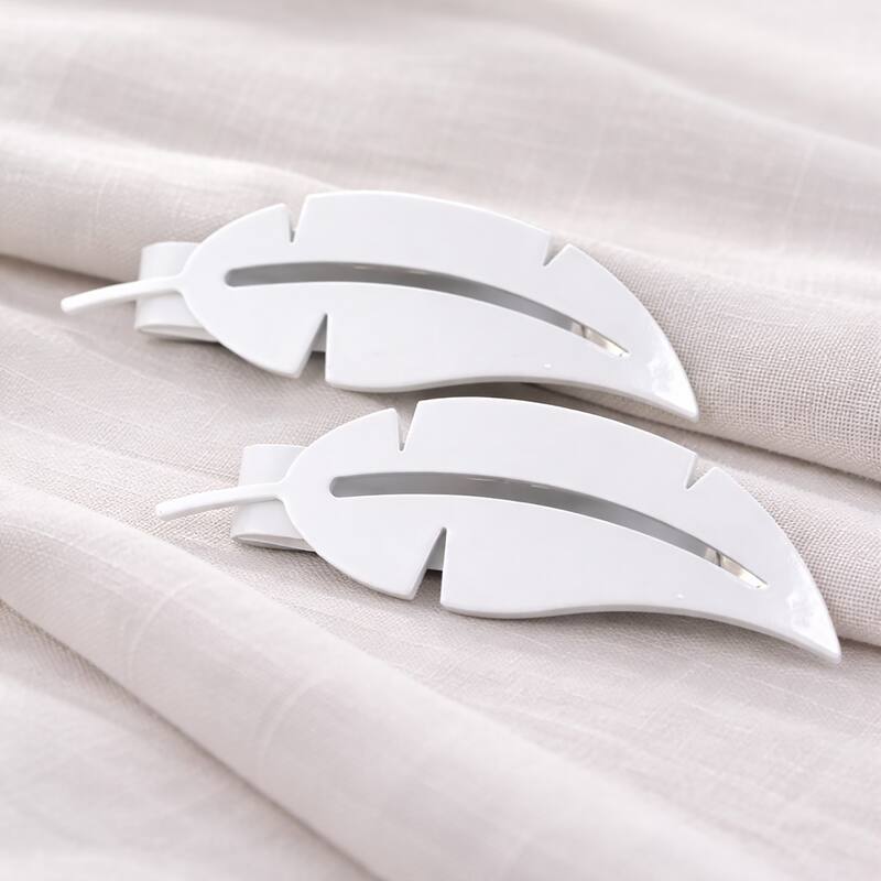 Set of 2 Metal Feather Tieback With Magnet Plume Shiny - 6.8"L x 2"W x 1"D - White