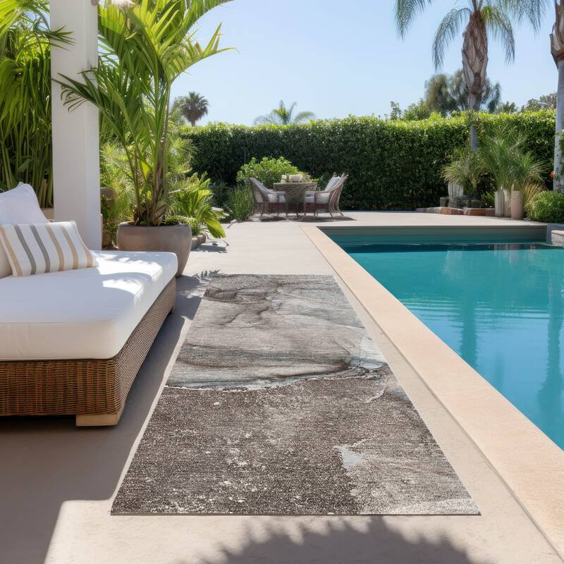 Machine Washable Indoor/ Outdoor Abstract Chantille Rug
