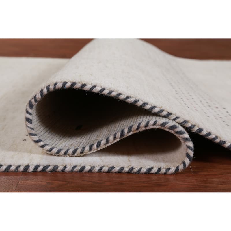 Hand Knotted Oriental 100% Wool Carpet Tribal Animal Pictorial Beige & Ivories Gabbeh Area Rug - 7' 11'' X 5' 1''