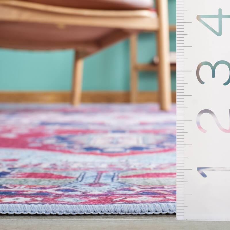 SAFAVIEH Tucson Machine Washable Slip Resistant Mathilde Oriental Medallion