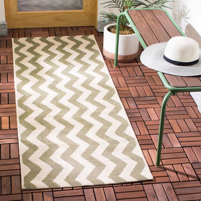SAFAVIEH Courtyard Merlene Chevron Indoor/ Outdoor Waterproof Patio Backyard Rug - 2'3" x 6'7" Runner - Green/Beige
