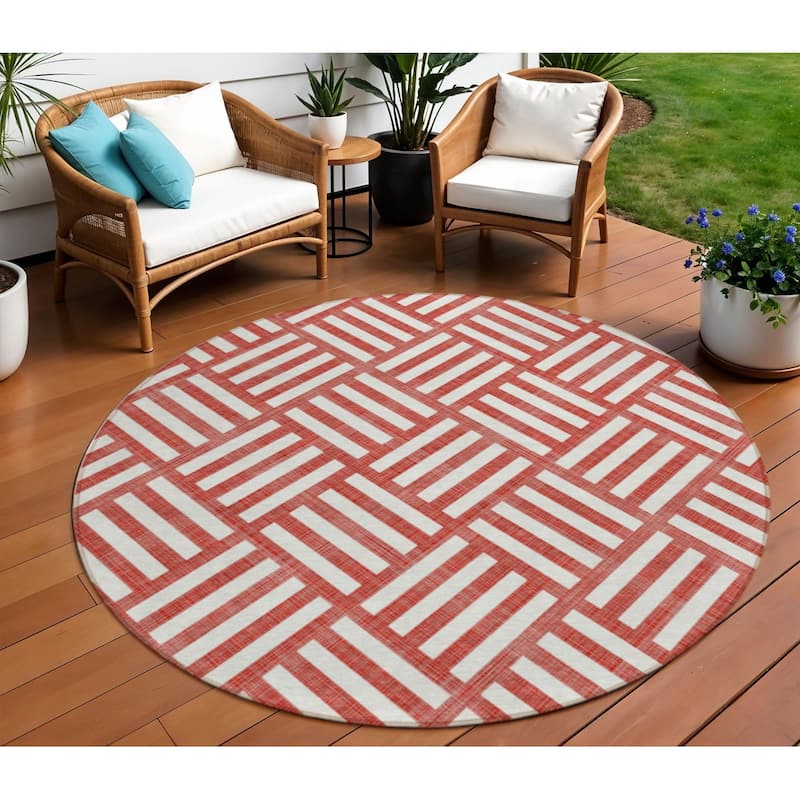 HomeRoots Geometric Transitional Rectangle Outdoor Rug - 8' Round