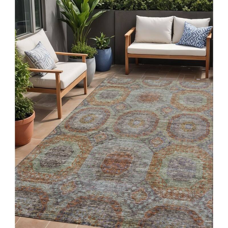 HomeRoots Geometric Transitional Rectangle Outdoor Rug - 5' X 8'
