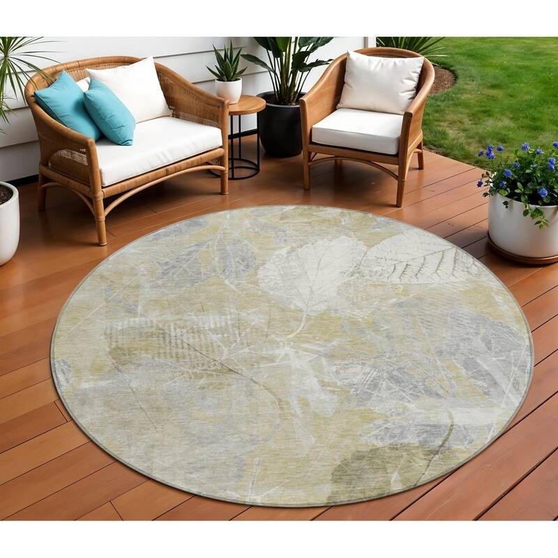 HomeRoots Floral Transitional Rectangle Outdoor Rug - 8' Round