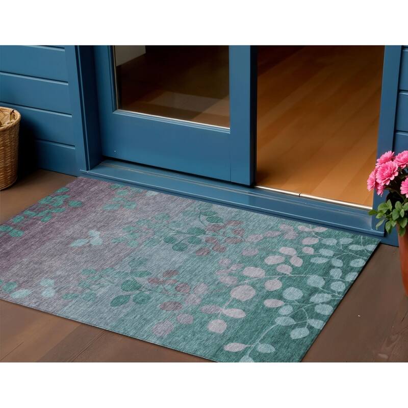 HomeRoots Floral Transitional Rectangle Outdoor Rug - 3' x 5'