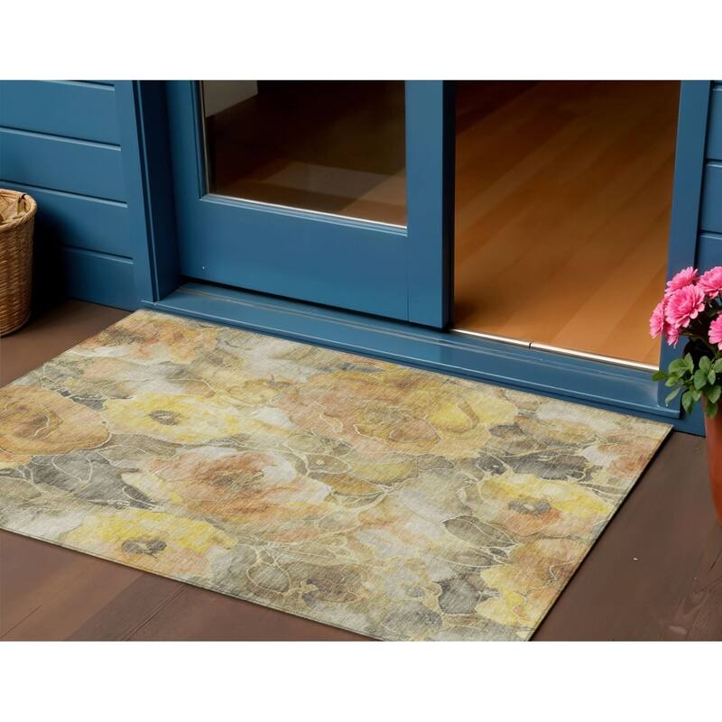 HomeRoots Floral Transitional Rectangle Outdoor Rug - 3' x 5'