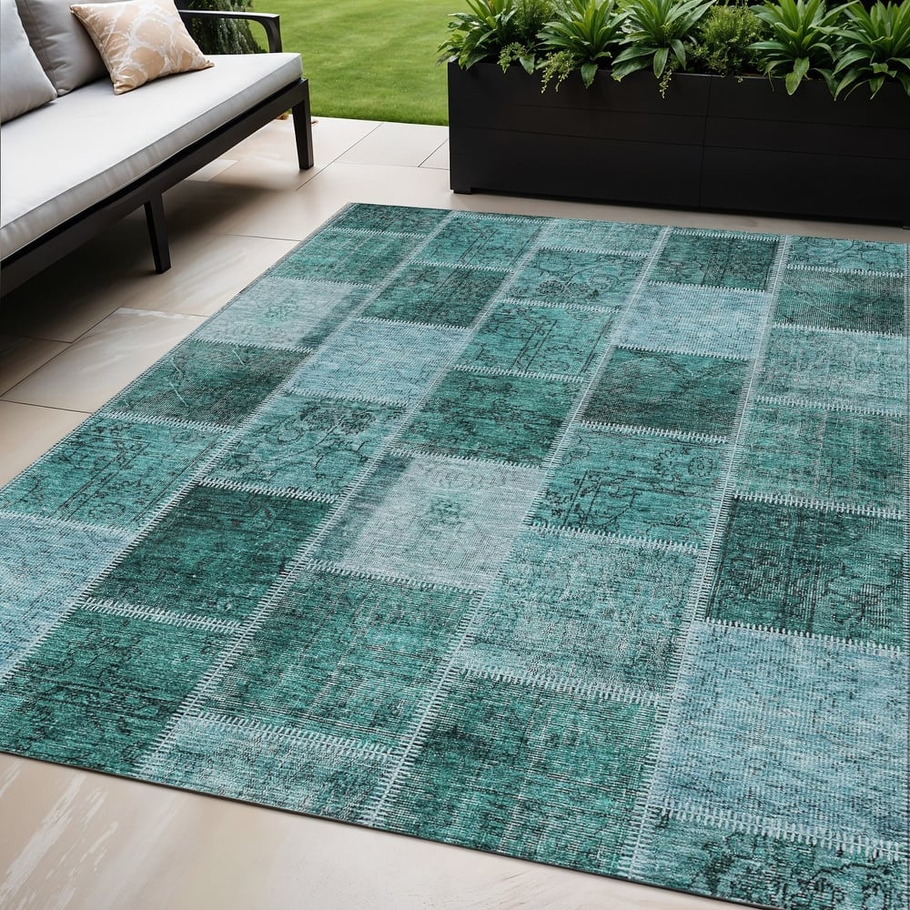 HomeRoots Patchwork Transitional Rectangle Outdoor Rug