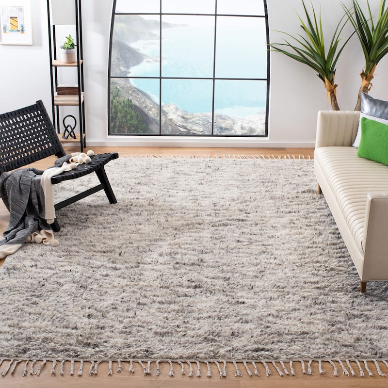 SAFAVIEH Handmade Casablanca Shag Gajana Tribal Wool Rug - 8' x 10' - Silver