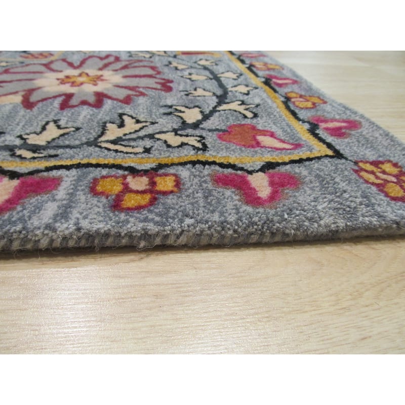 Blue Transitional Floral Paisley Area Rug - Elegant and Timeless Design