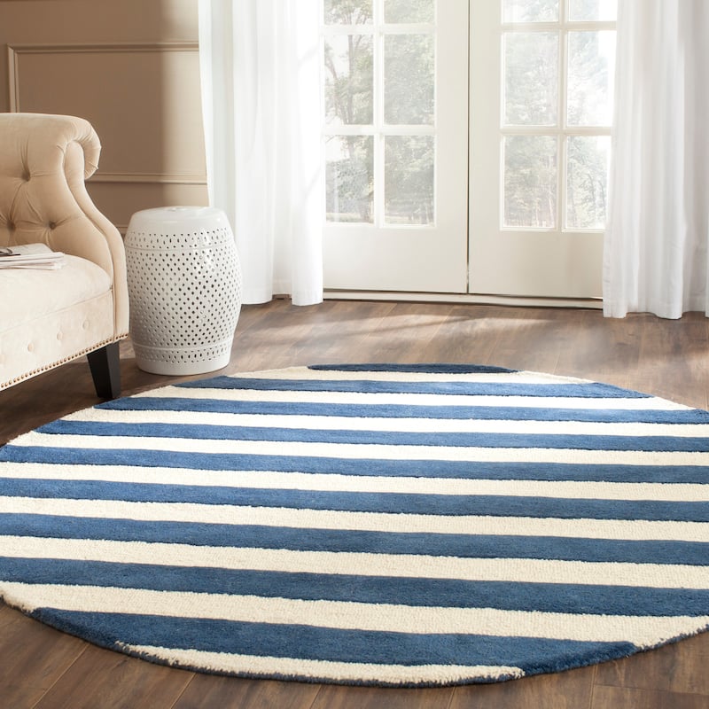 SAFAVIEH Handmade Cambridge Liudmila Modern Wool Rug - 6' Round - Navy/Ivory