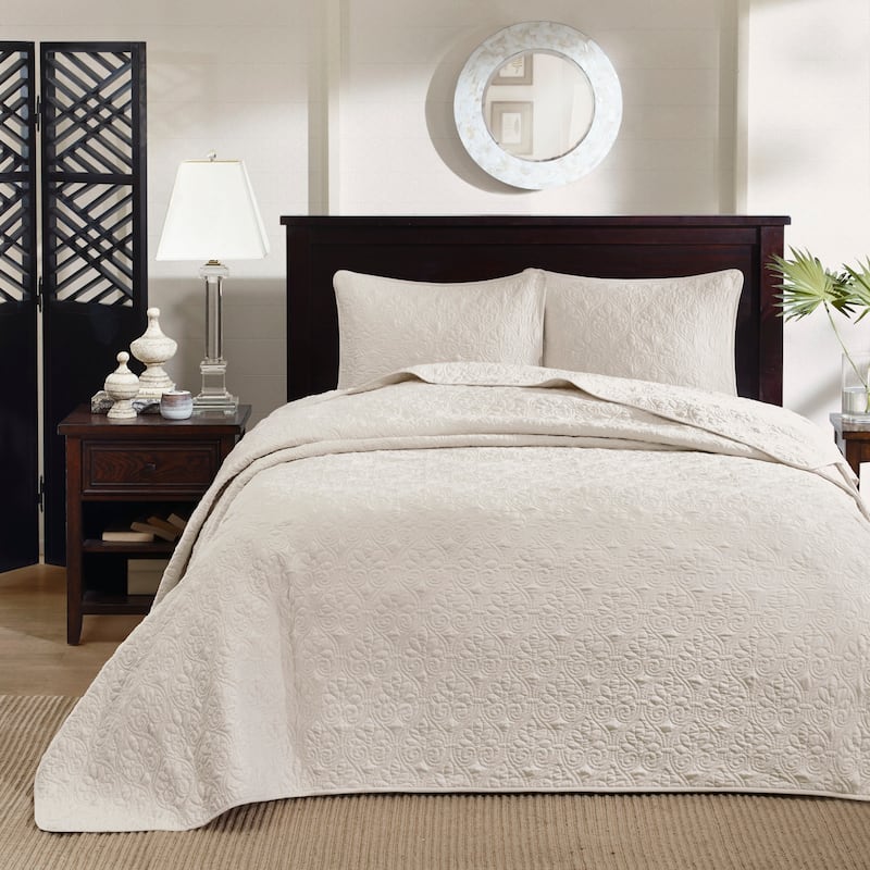 Madison Park Mansfield Reversible Oversized 3-piece Solid Texture Bedspread Quilt Set with Matching Shams - Cream - Twin