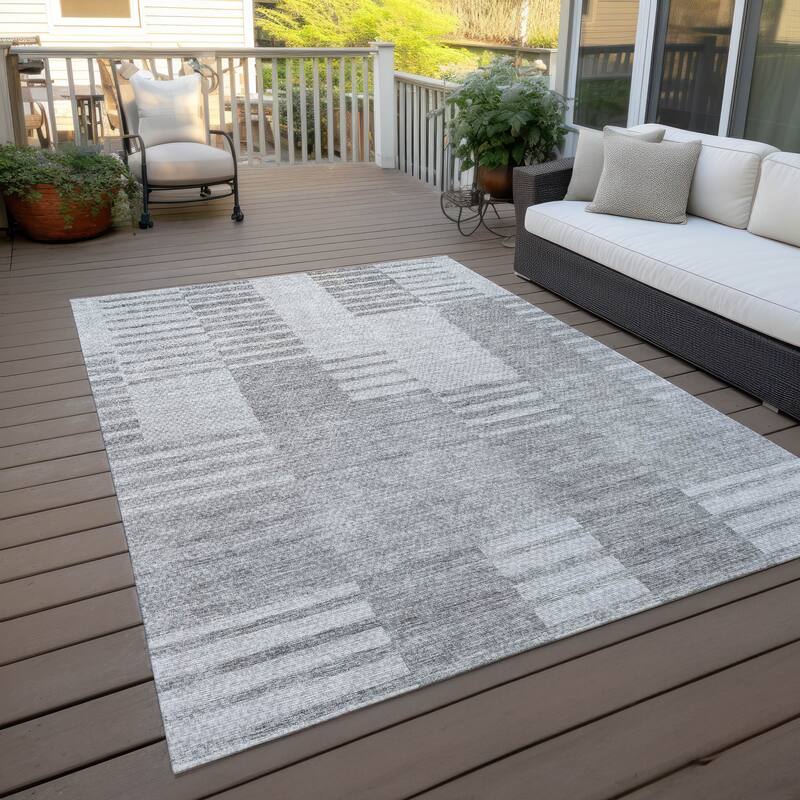 Machine Washable Indoor/ Outdoor Chantille Contemporary Geometric Rug