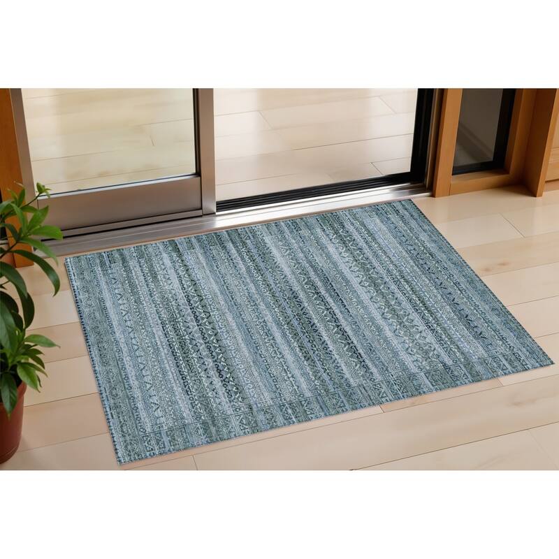 HomeRoots Striped Transitional Rectangle Outdoor Rug - 3' x 5'