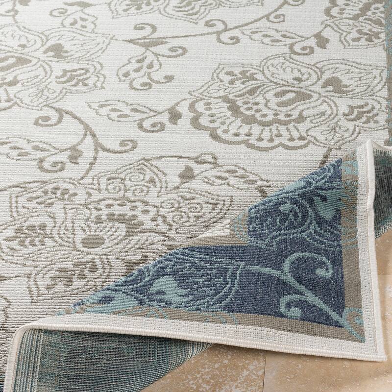 Janelle Indoor/Outdoor Transitional Floral Border Area Rug