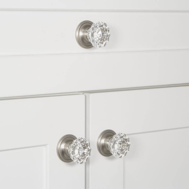 Grandeur VERS-CRYS-KNOB-GEO Versailles 1-3/8" Vintage Luxury Fluted