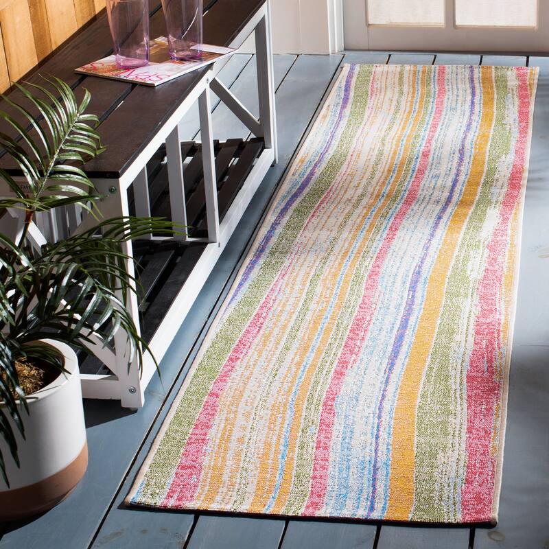 SAFAVIEH Summer Ibtesam Boho Indoor/ Outdoor Waterproof Patio Backyard Rug