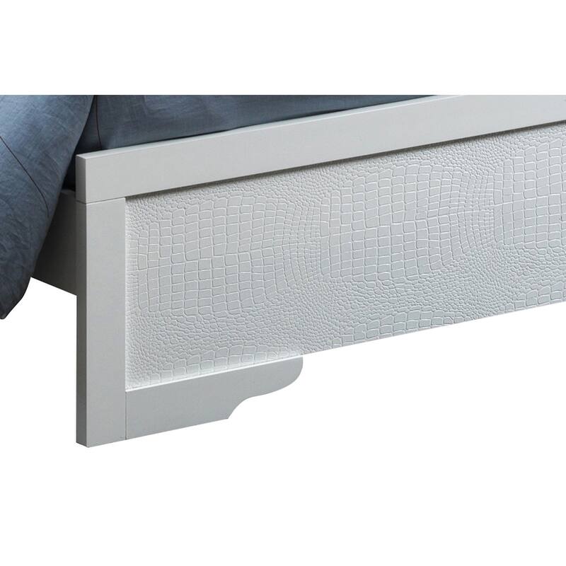 Transitional Full Bed with Silver Champagne Finish