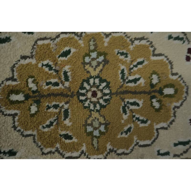 Hand Knotted Oriental Silk Carpet Traditional Floral Beige & Ivories Kashmir Area Rug - 8' 11'' X 5' 11''