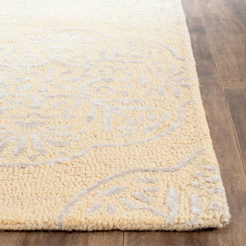 SAFAVIEH Handmade Bella Abygaelle Modern Floral Wool Rug