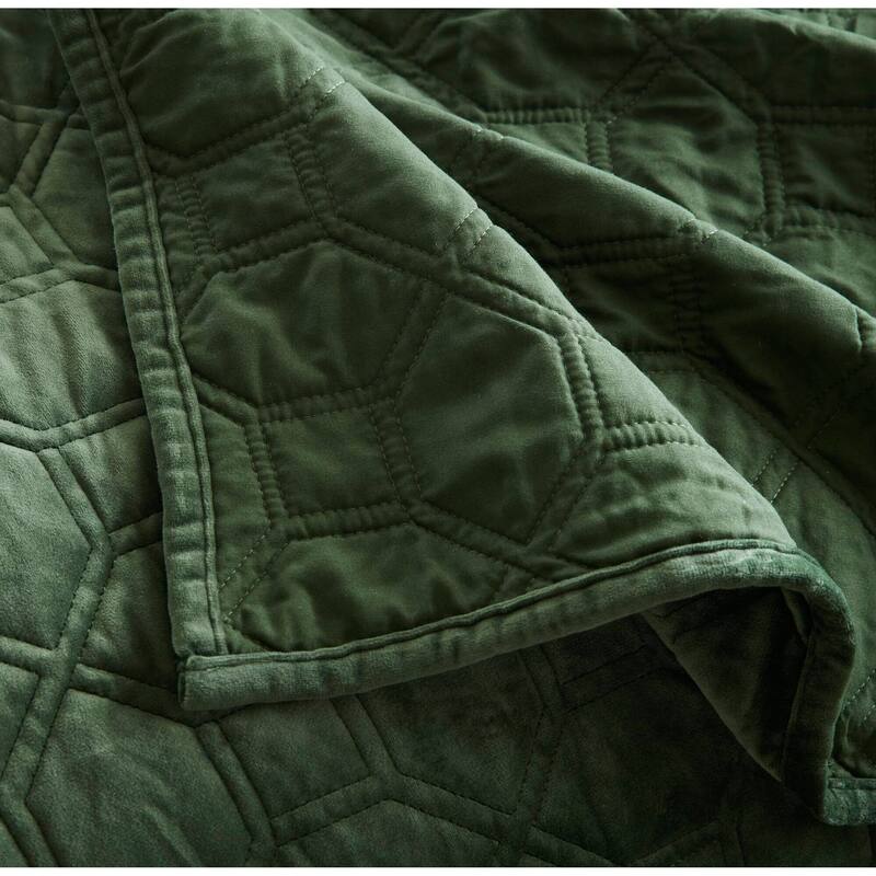 Madison Park Emery 3 Piece Velvet Quilt Set