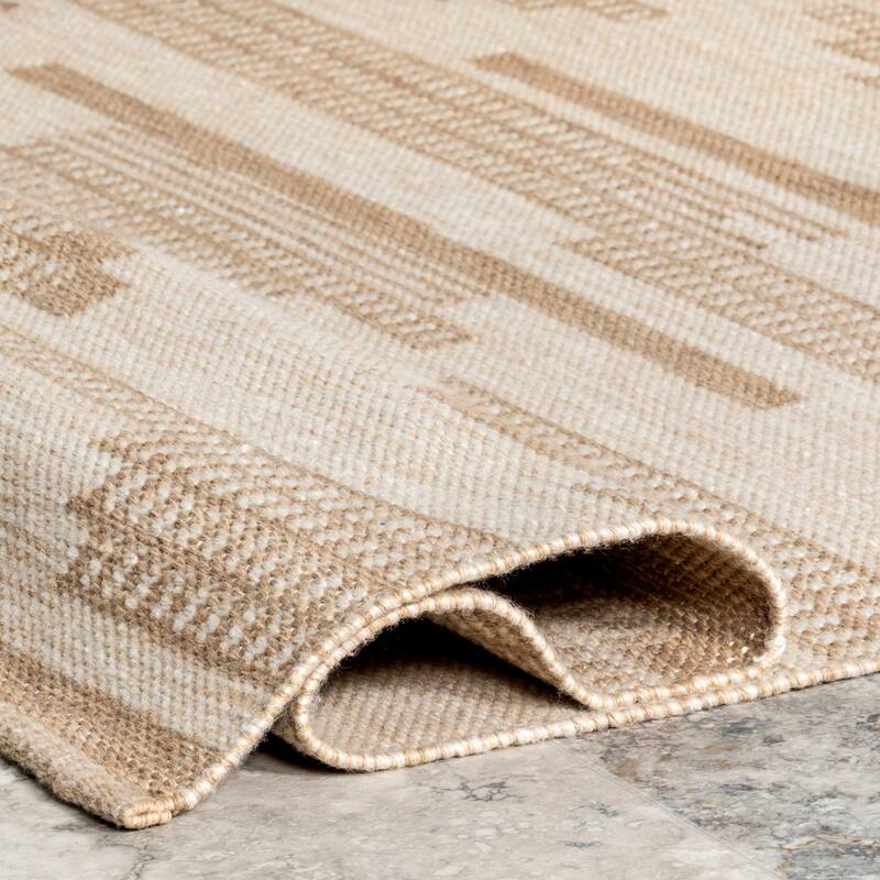 Nuloom Maddy Abstract Lined Indoor/Outdoor Area Rug