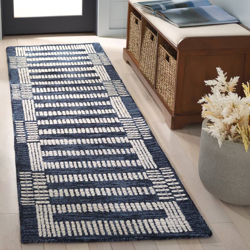 SAFAVIEH Handmade Pine Slaviya Modern Wool Rug
