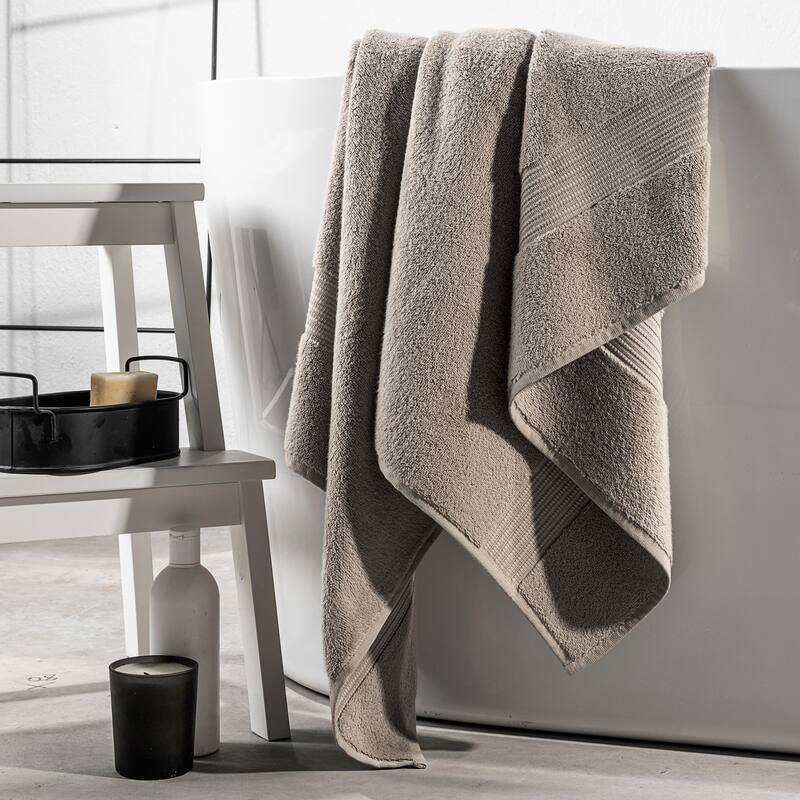 Chicago Bath Towel - Warm Gray