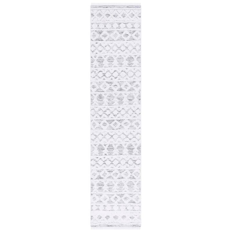 SAFAVIEH Augustine Tahmina Moroccan Boho Fringe Rug