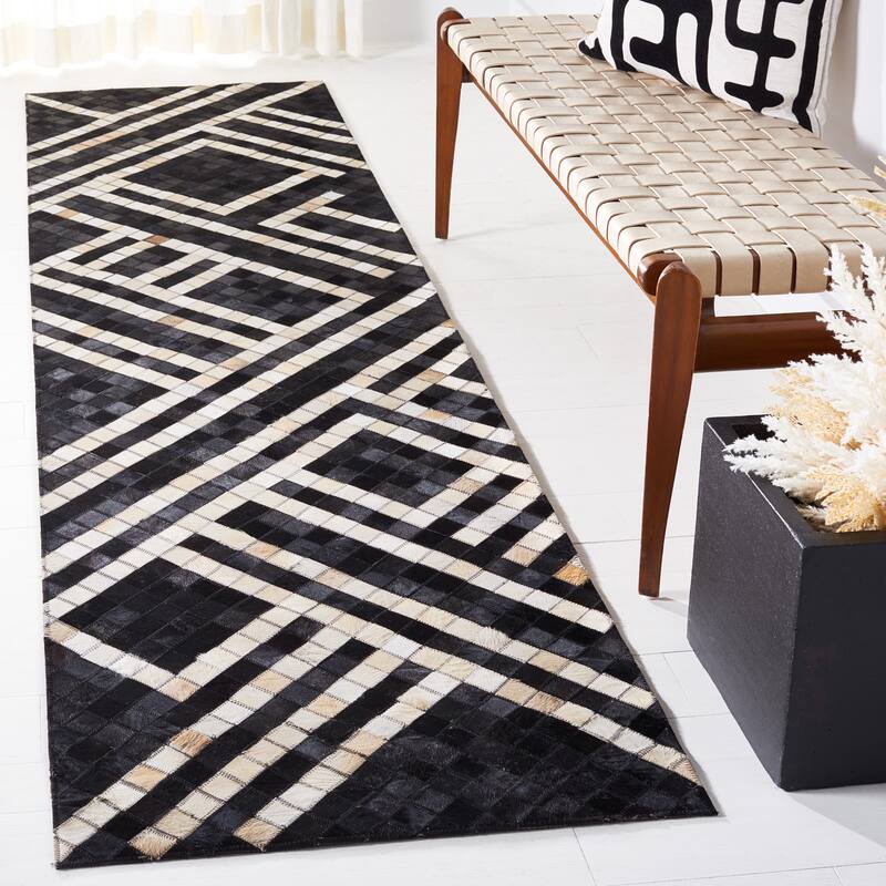 SAFAVIEH Handmade Studio Leather Kacey Modern & Contemporary Leather - 2' 3" x 9' - Black/Ivory - Runner