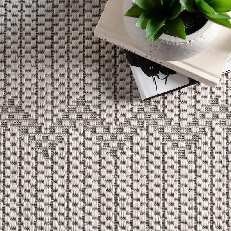 Nuloom Lowen Tribal Indoor/Outdoor Area Rug