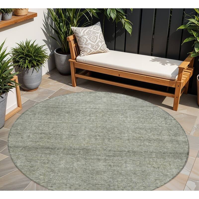HomeRoots Abstract Transitional Rectangle Outdoor Rug - 8' Round