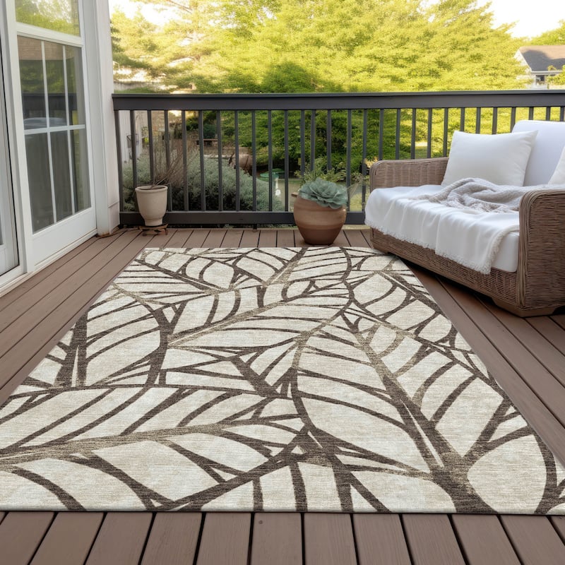 Machine Washable Indoor/ Outdoor Chantille Modern Palm Rug - Chocolate - 2'6" x 3'10"