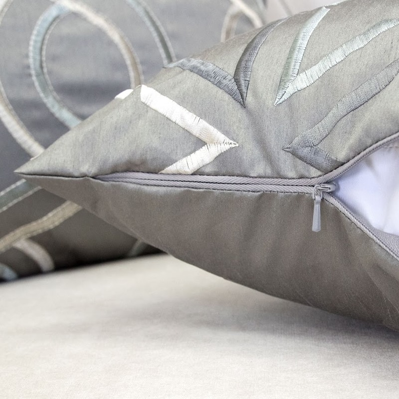 Homey Cozy Triangle Throw Pillow Cover & Insert ( Set of 2 )