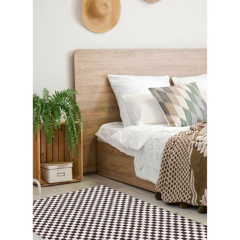 ECARPETGALLERY Handmade Cowhide Patchwork Black, Cream Leather Rug - 4'0 x 6'0