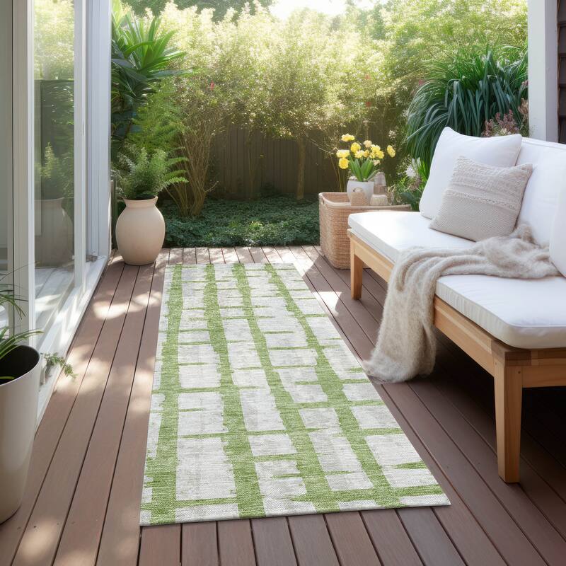 Machine Washable Indoor/ Outdoor Chantille Contemporary Rug - Green - 2'3" x 7'6"