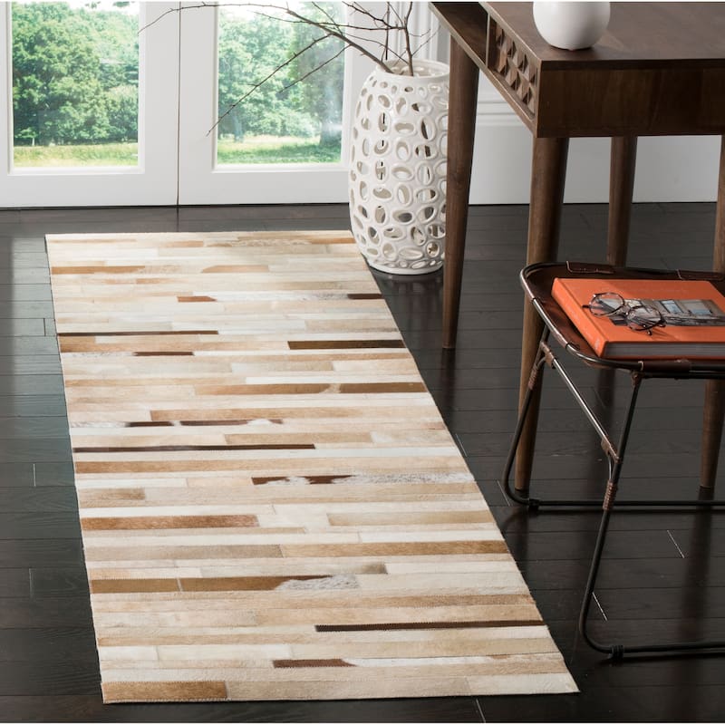 SAFAVIEH Handmade Studio Leather Tennille Modern Leather Rug - 2'3" x 8' Runner - Tan/Ivory