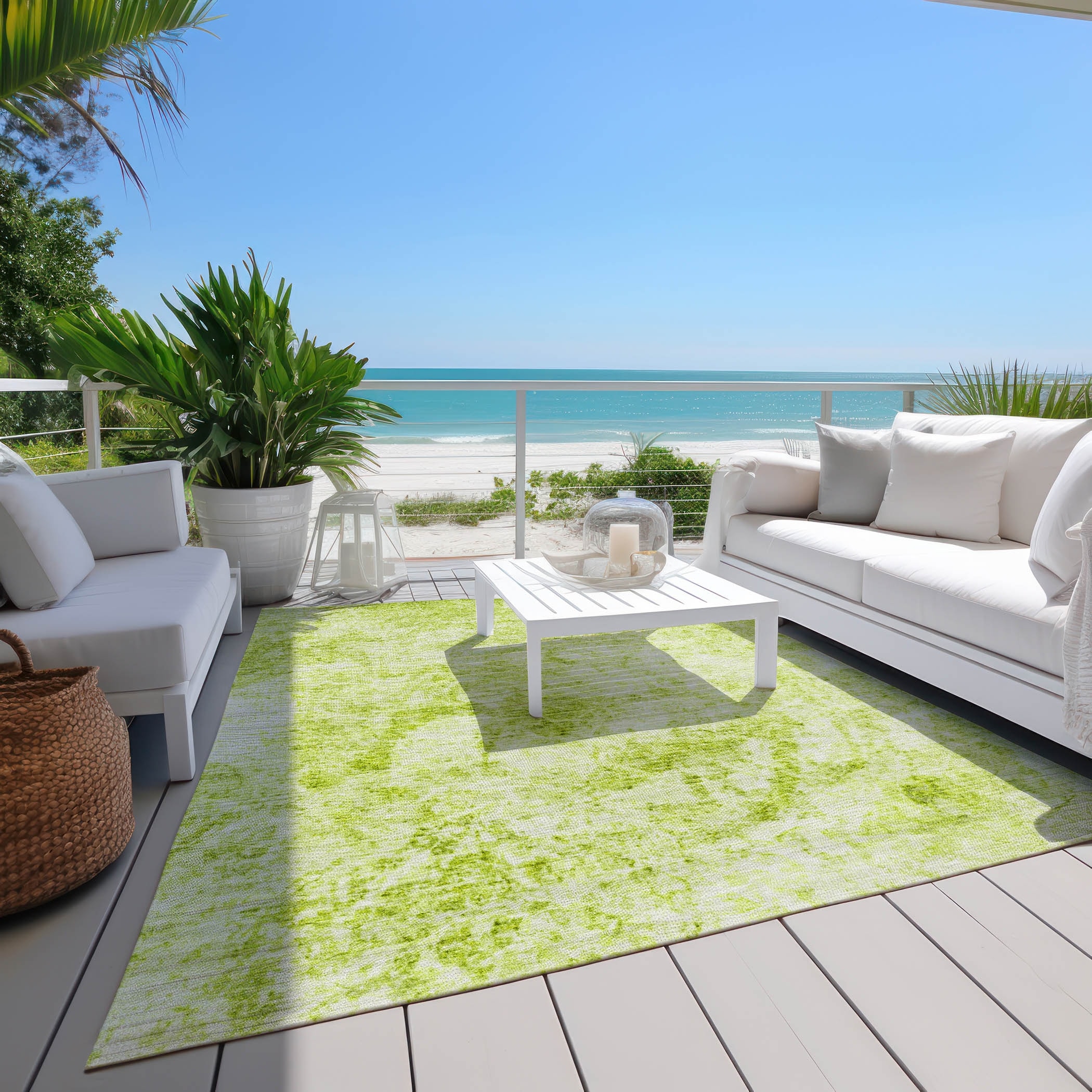 Machine Washable Indoor/ Outdoor Abstract Solid Chantille Rug