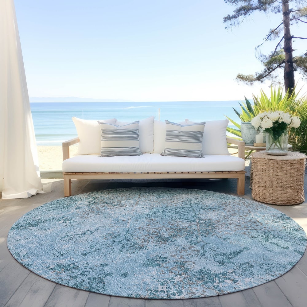 Machine Washable Indoor/ Outdoor Chantille Distressed Traditional Rug