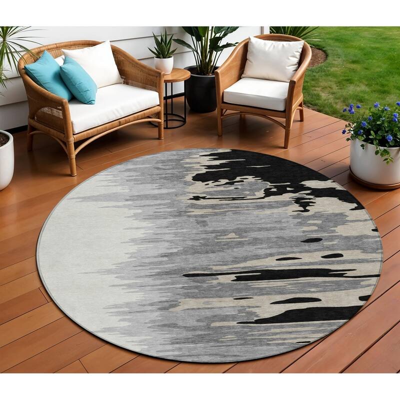 HomeRoots Abstract Transitional Rectangle Outdoor Rug - 8' Round