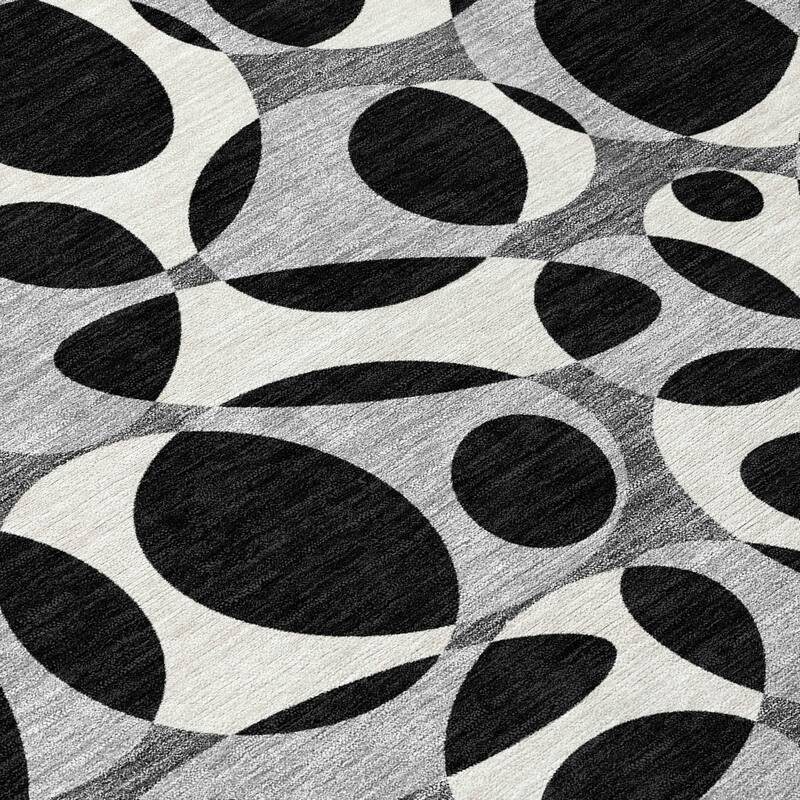 Machine Washable Indoor/ Outdoor Contemporary Saline Chantille Rug