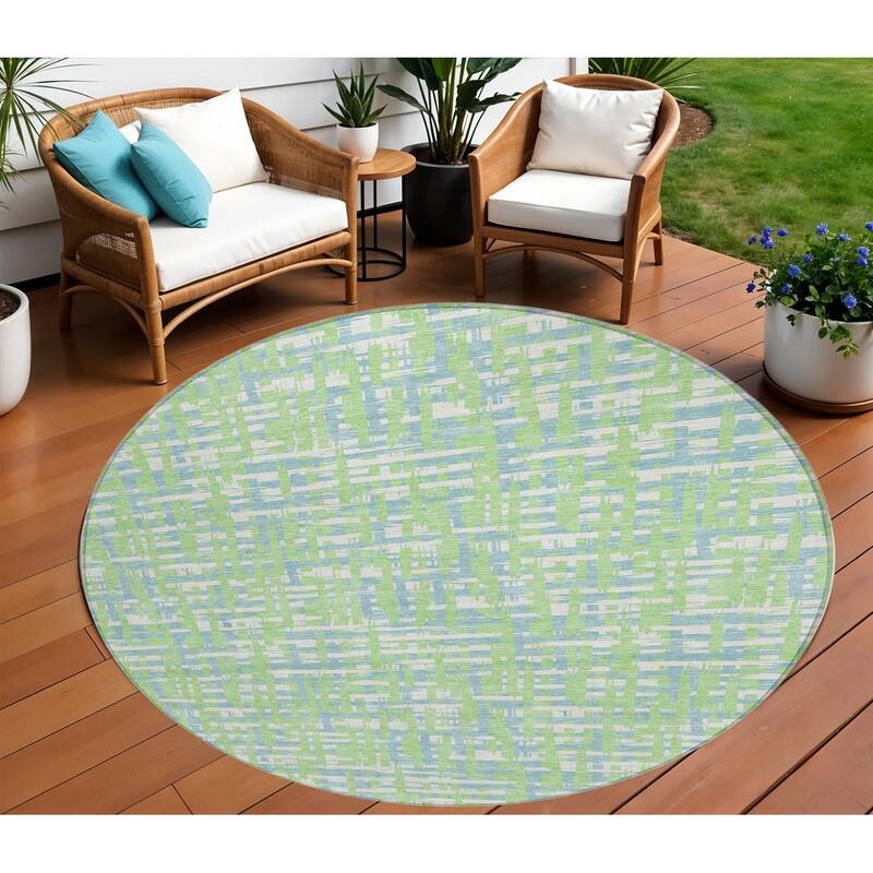 HomeRoots Abstract Transitional Rectangle Outdoor Rug - 8' Round