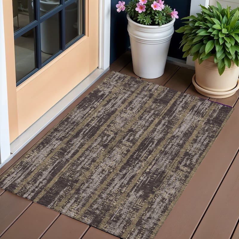HomeRoots Striped Transitional Rectangle Outdoor Rug - 3' x 5'