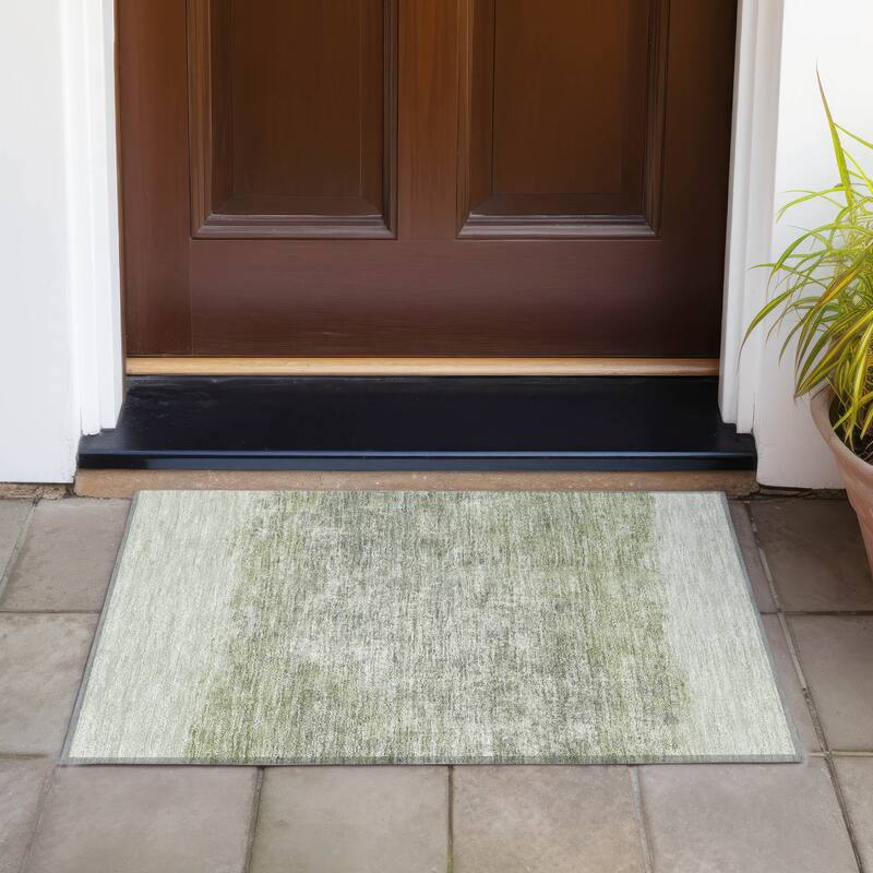 Machine Washable Indoor/Outdoor Border Ombre Chantille Rug - Aloe - 1'8" x 2'6"