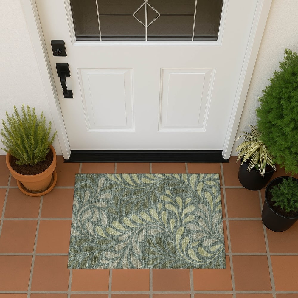Machine Washable Indoor/ Outdoor Floral Arabesque Chantille Rug